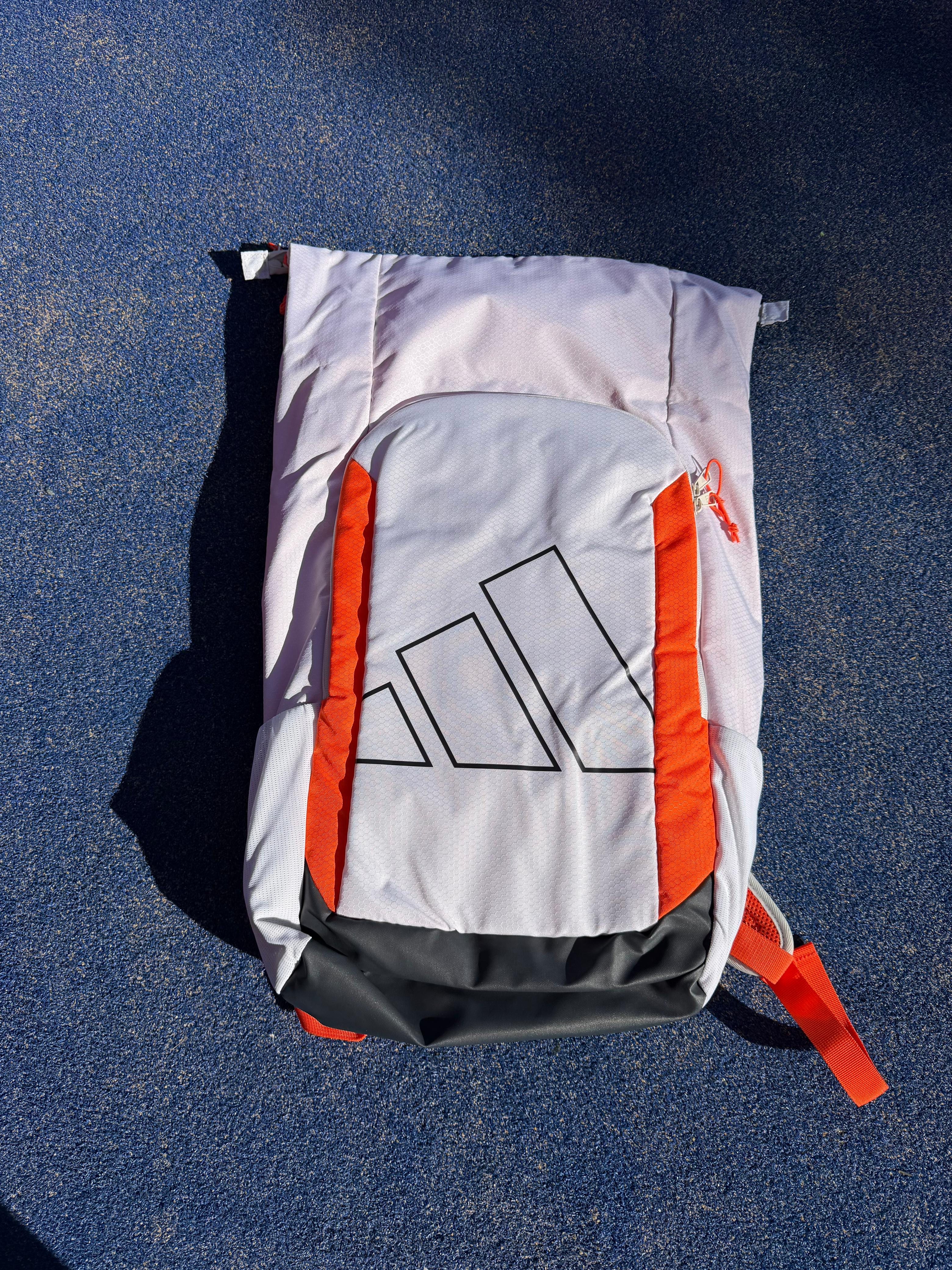 Mochila Adidas 2026